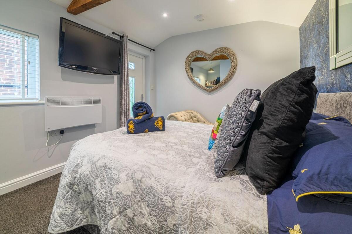 Wheelhouse Apartment วิทบี ภายนอก รูปภาพ